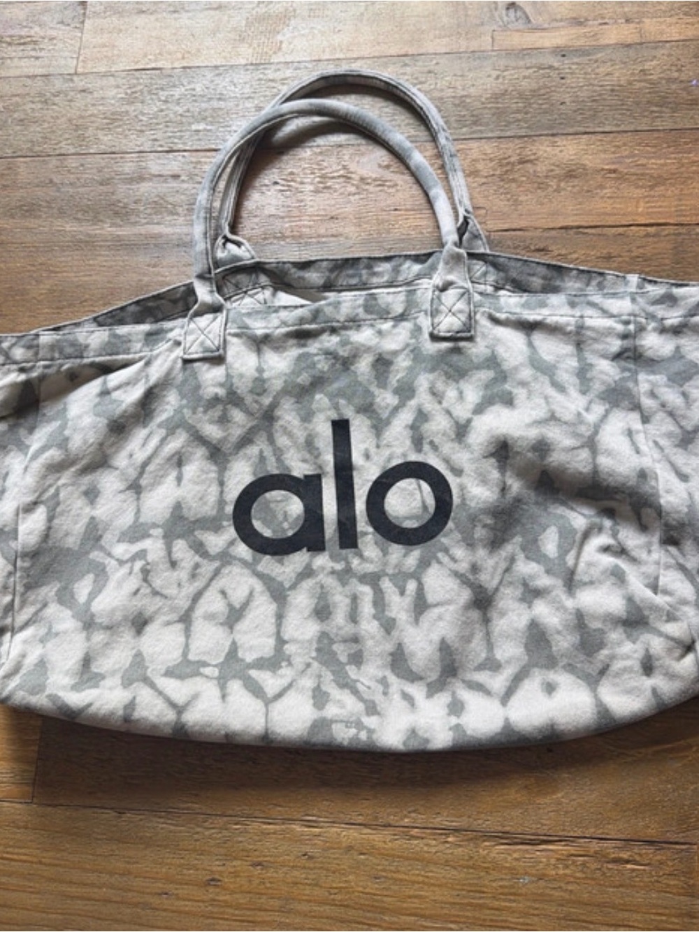 ALO Yoga Gray Tie-Dye Canvas Weekend Tote